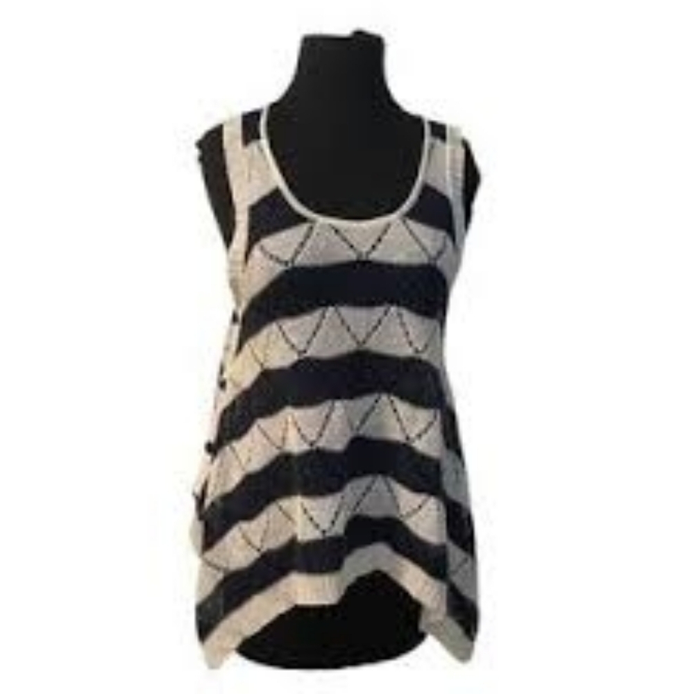Cecico Sleeveless Sweater Size L Navy/Cream